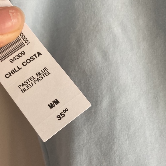 NWT Aritzia TNA t-shirt size medium - Picture 2 of 3